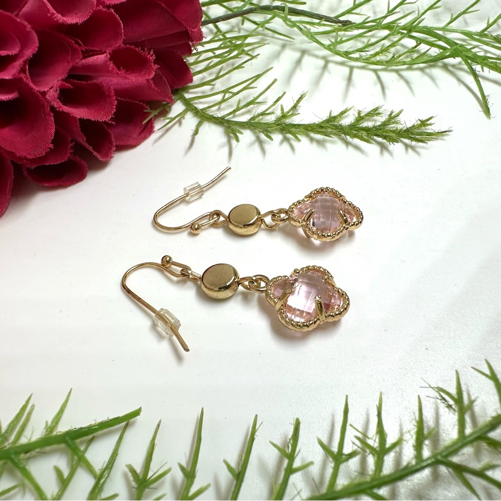 NEW⚜️Crystal Clover Pink Charm Earrings - Picture 3 of 5